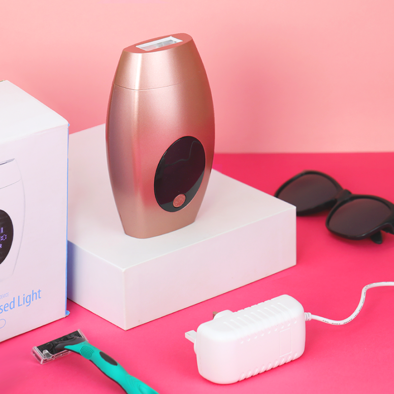 جميلة بأنوثة ناعمة