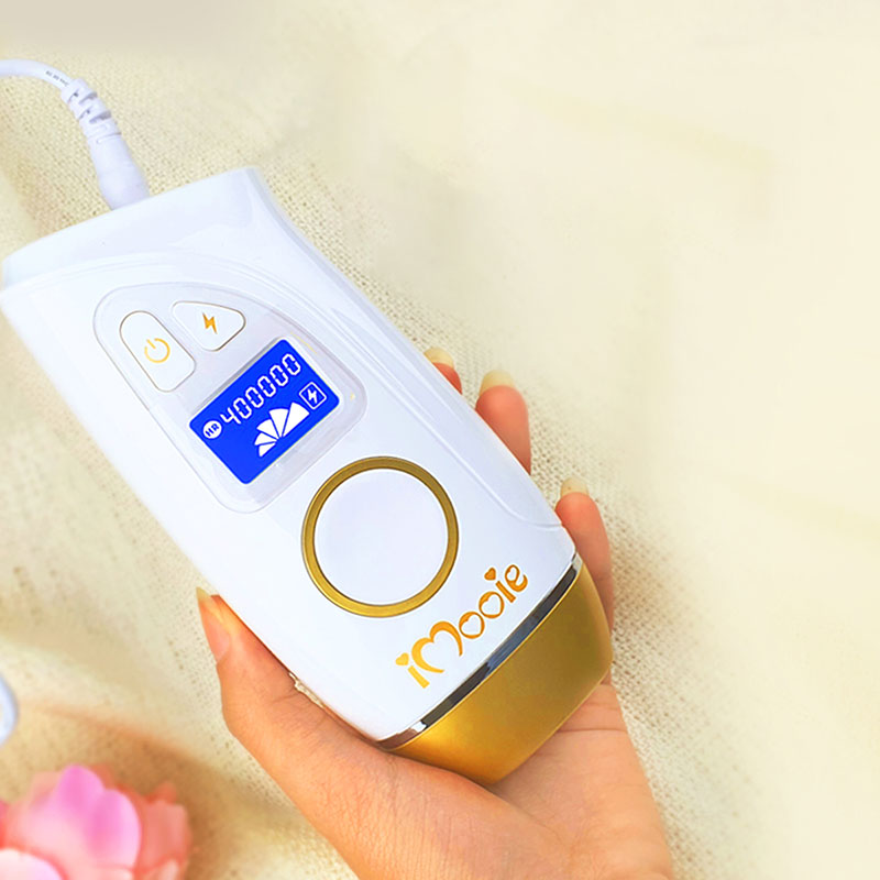 جميلة بأنوثة ناعمة